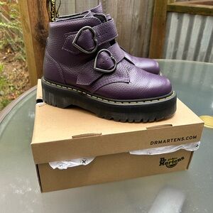 NEW IN BOX~ Dr Martens~ DEVON HEART Platform Boots! Women’s Size 8